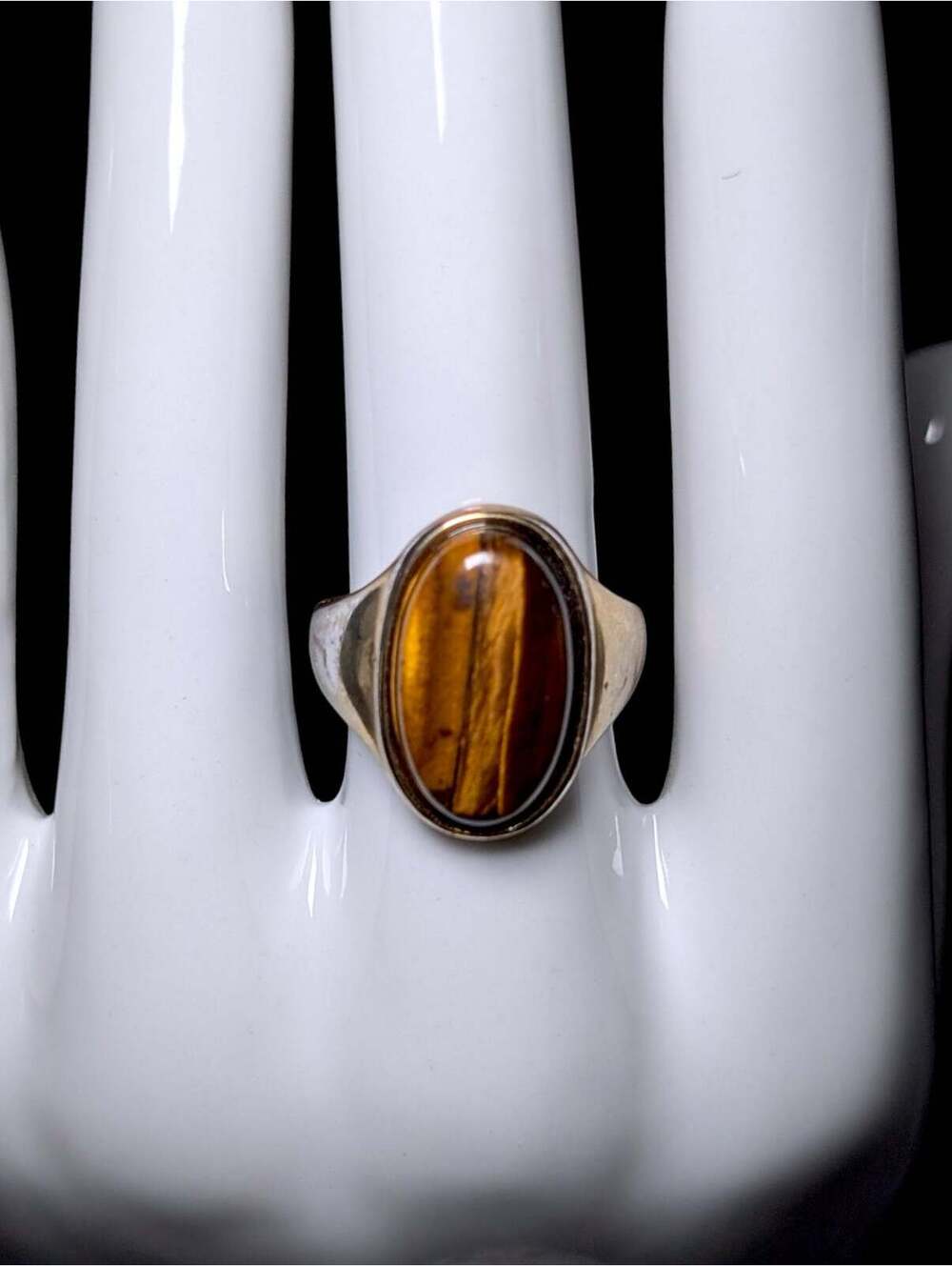 Vintage Monet Genuine Tiger's Eye Solitaire Antique Gold Toned Ring